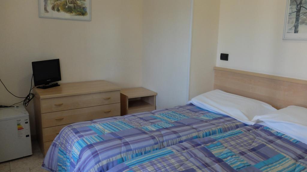 Hotel Dependance Montecatini Terme Phòng bức ảnh