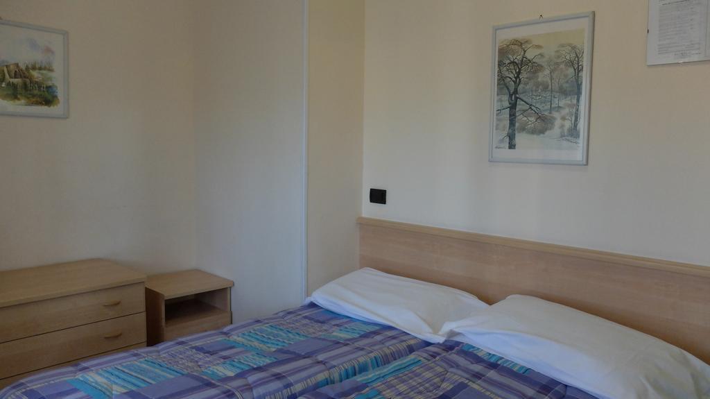 Hotel Dependance Montecatini Terme Phòng bức ảnh